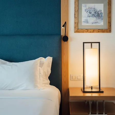 Oceanfront - Preferred And Hotel