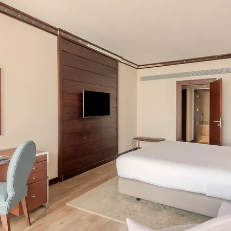 Oceanfront - Preferred And Hotel