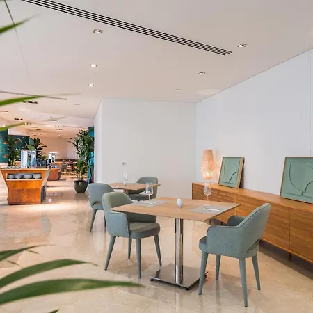 מלון Oceanfront - Preferred And