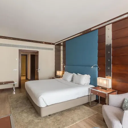 Hotel Oceanfront - Preferred And Sesimbra