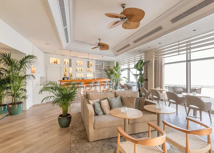 Oceanfront - Preferred And Hotel