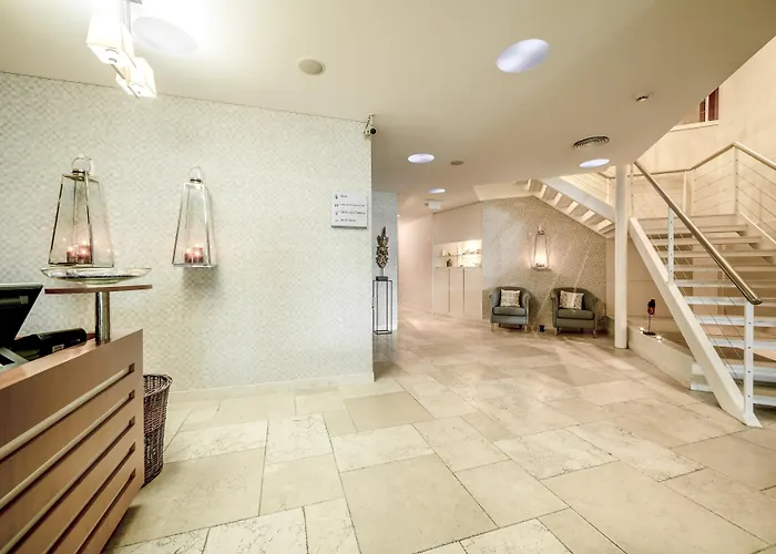 Hotel Oceanfront - Preferred And Sesimbra